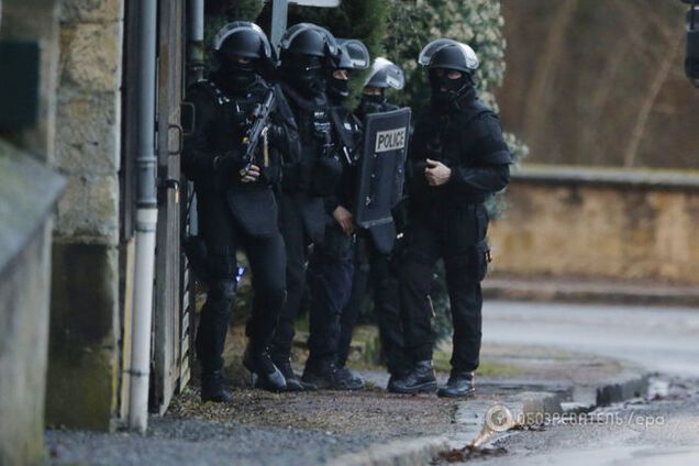 У Парижі озброєні люди захопили в магазині близько 10 заручників