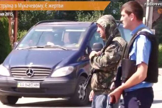 В МВД назвали имя 'гопника' с автоматом в Мукачево