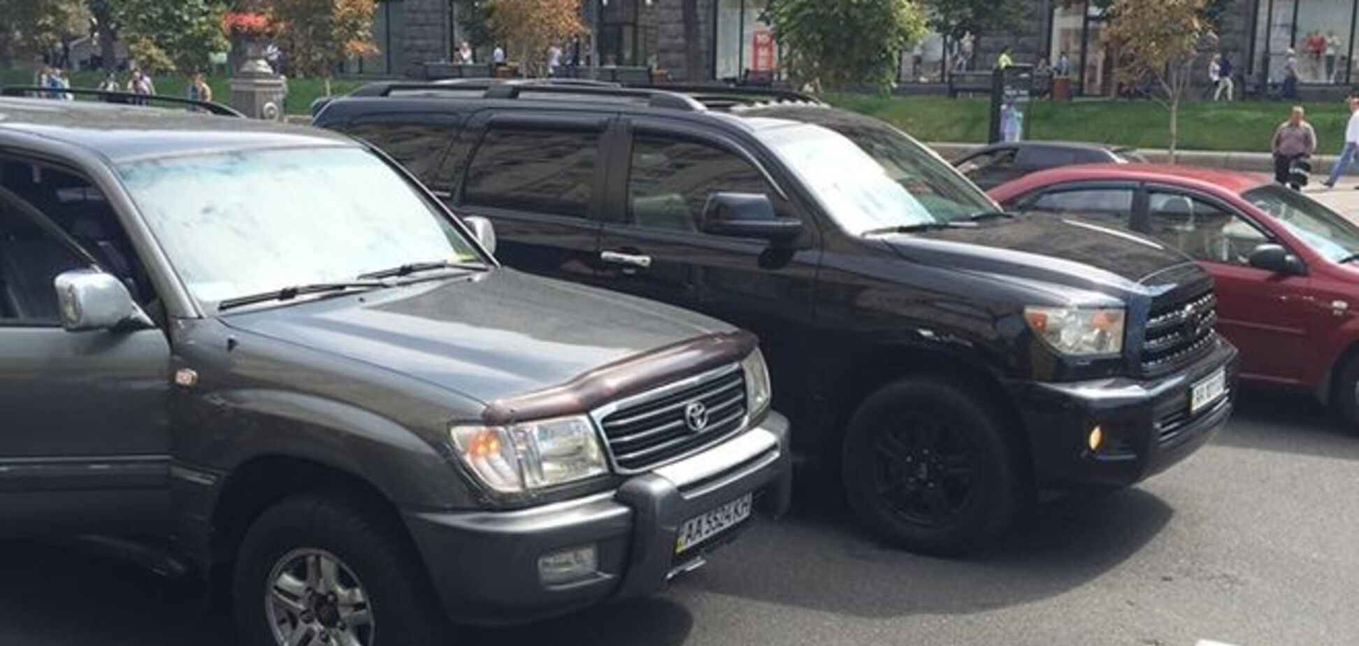 В Киеве МАФовики перекрыли Крещатик ради продажи ночью алкоголя