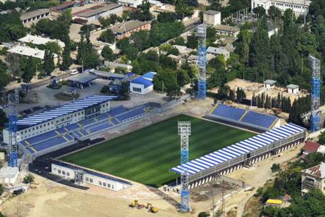 Окупований Крим кличе на допомогу українських футболістів