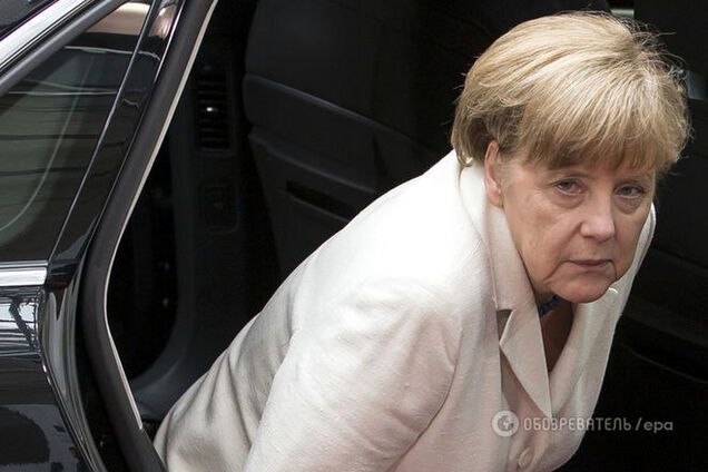 'Спит на ходу': в сети появились фото Меркель после 17-часовых переговоров по Греции