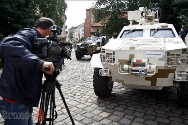 У Львові презентували оновлений український броньовик 'Дозор-Б': фотофакт