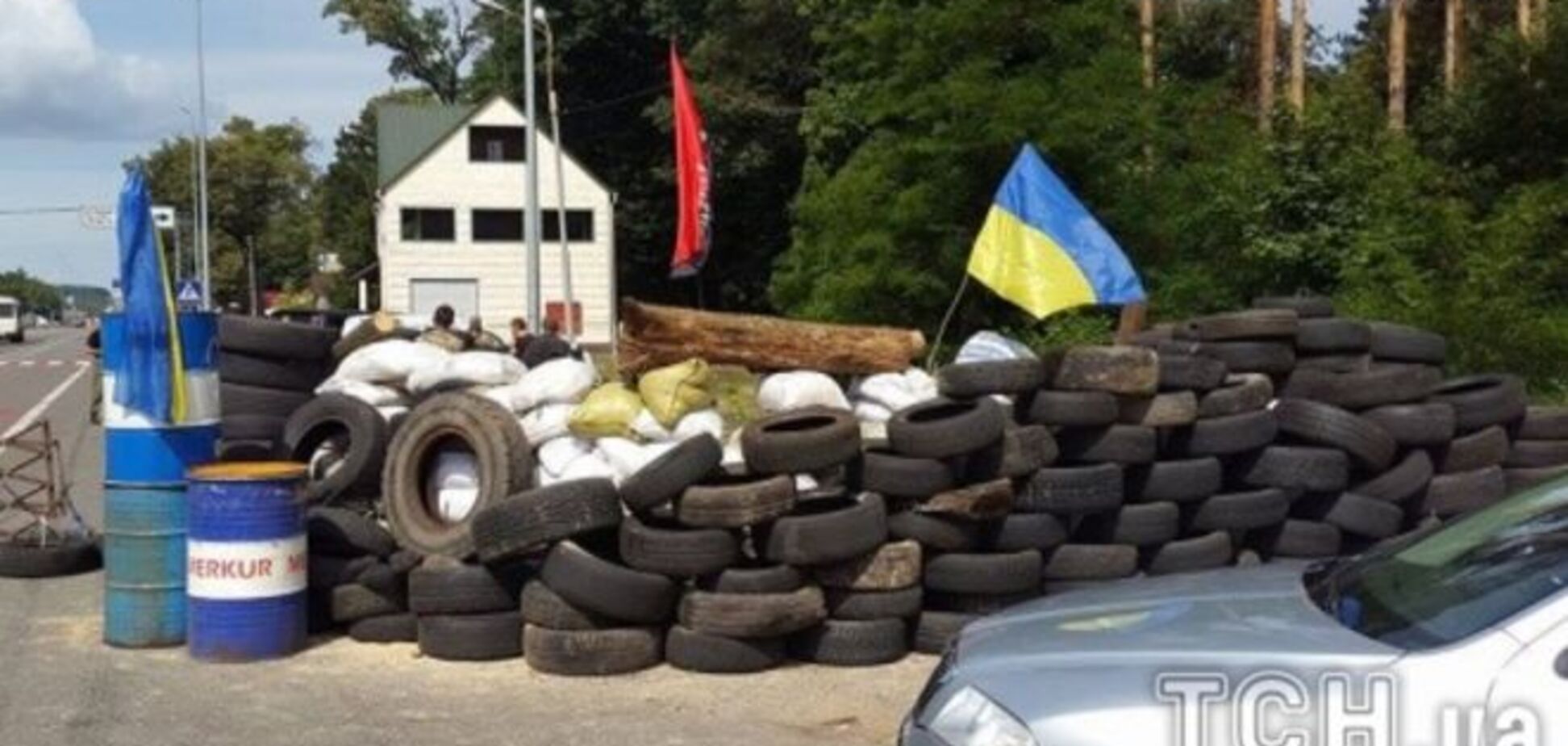 'Правый сектор' показал, с чем дежурит на блокпостах под Киевом: опубликованы фото