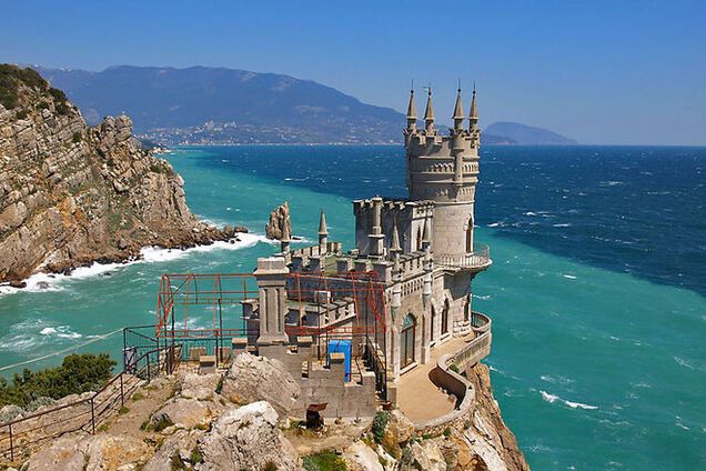 Кримчани про курортний сезон: Росія ставить палиці в колеса і жити не дає