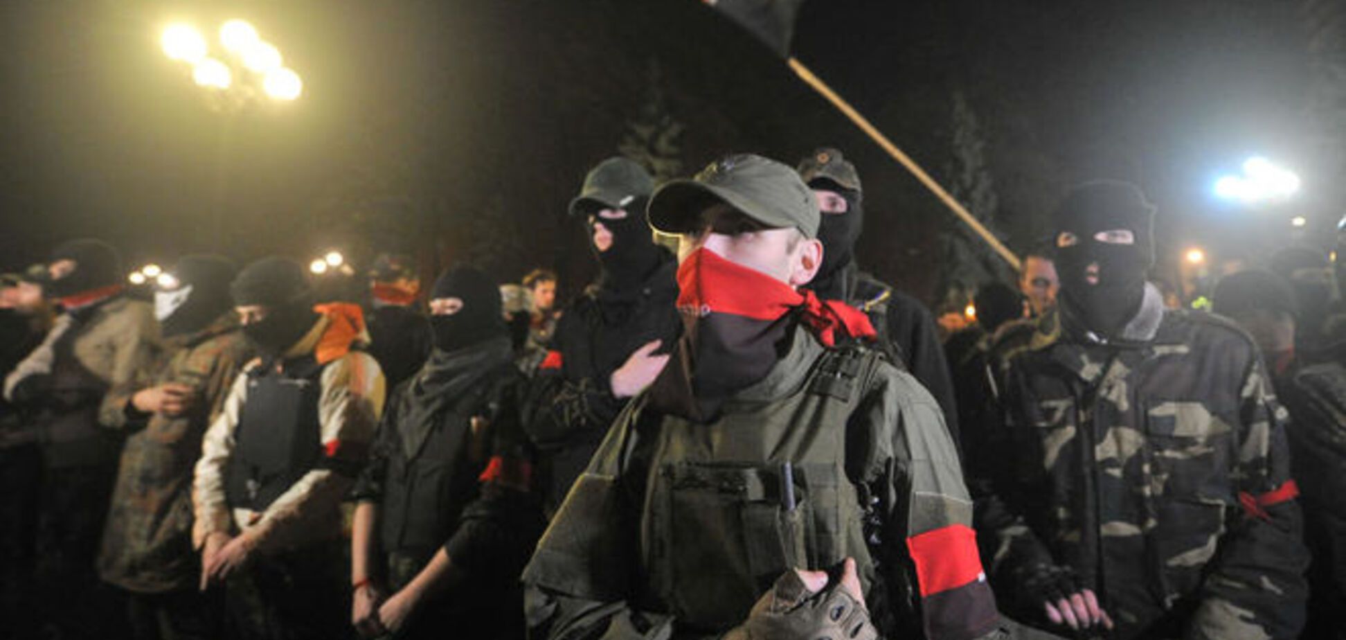 Бойцы 'Правого сектора' из Львовщины и Ривненщины выехали в Мукачево - СМИ