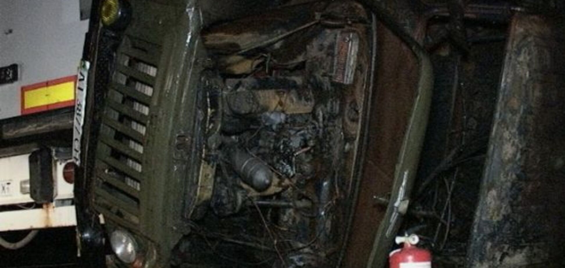 В ДТП под Киевом загорелся перевернувшийся грузовик 