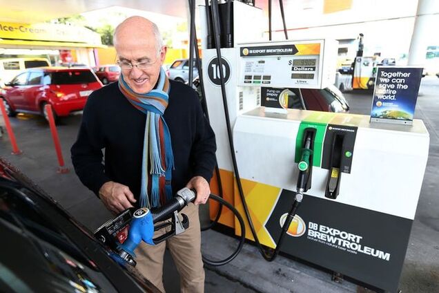 'Алкогольные машины': автомобили уже заправляют пивом