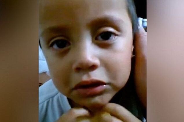 Сеть покорило видео, на котором малыш просит отца бросить пить и курить: папа, не умирай