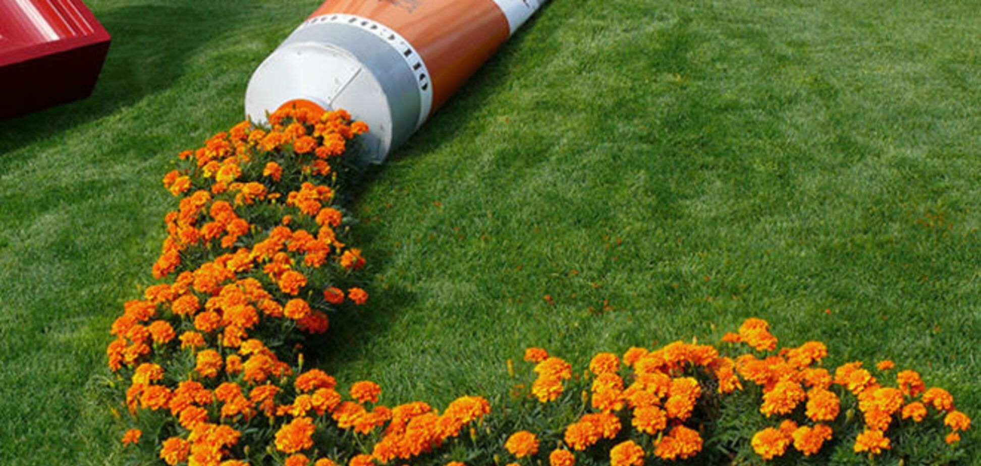 15 удивительных клумб, которые выглядят как ручьи разлитой краски