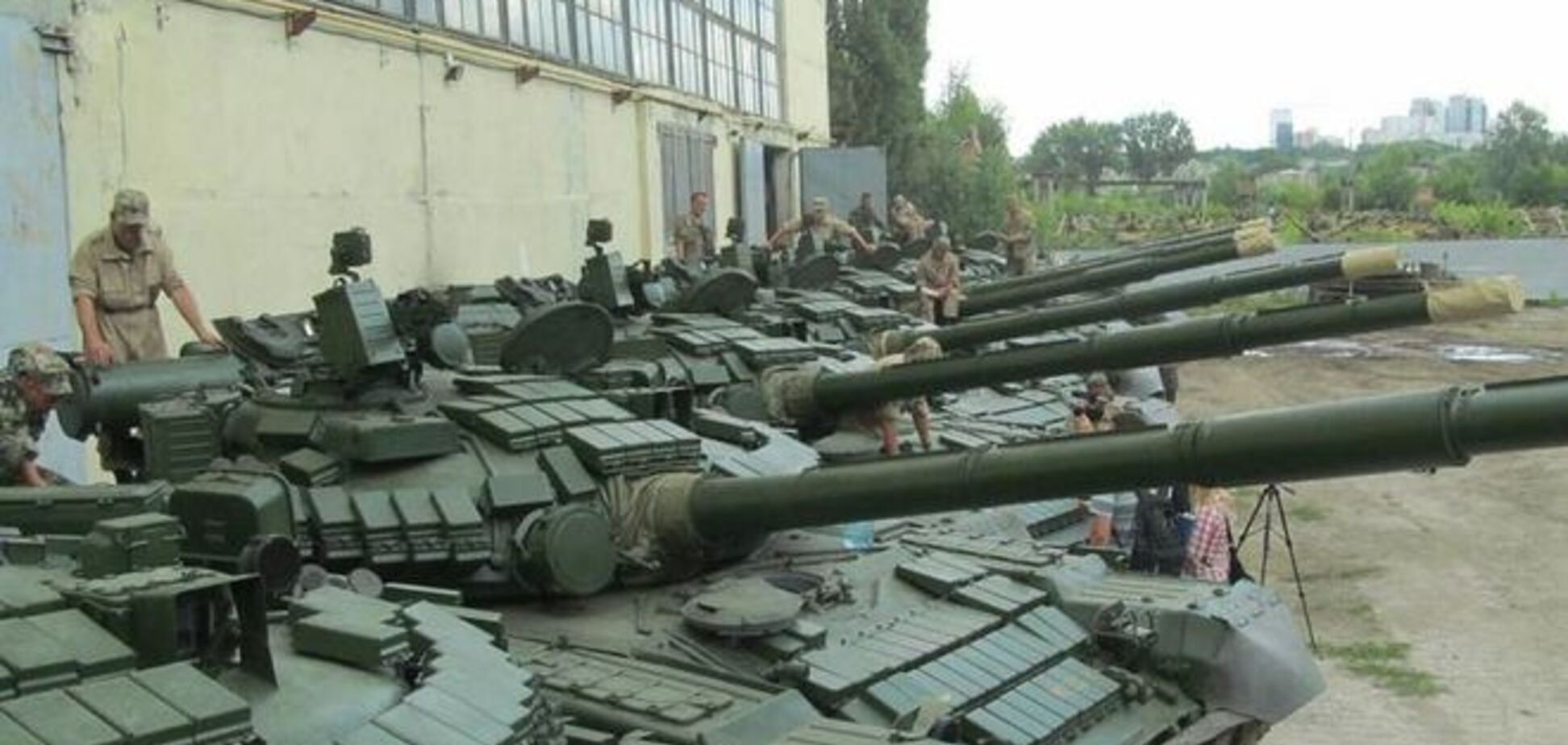 Українська армія отримала танки Т-80: опубліковані фото