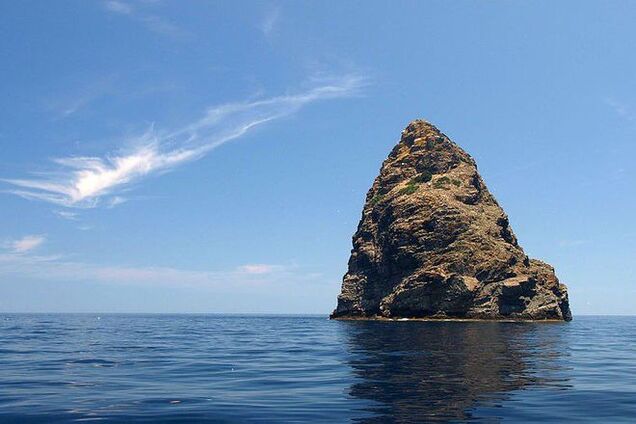 Недоступный магнитный остров 'яблока' в Хорватии