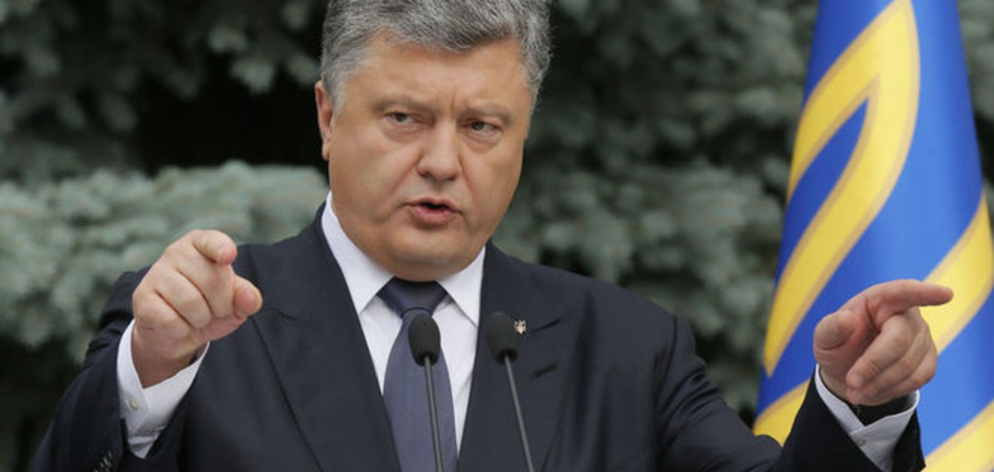 Порошенко назвал террористами стрелков из Мукачево