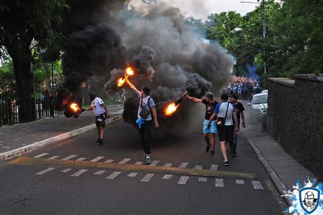 Ультрас 'Динамо' устроили в Одессе грандиозный марш: яркие фото