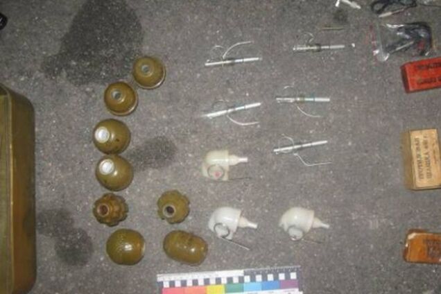 Доброволец вез из АТО целый арсенал оружия: опубликованы фото