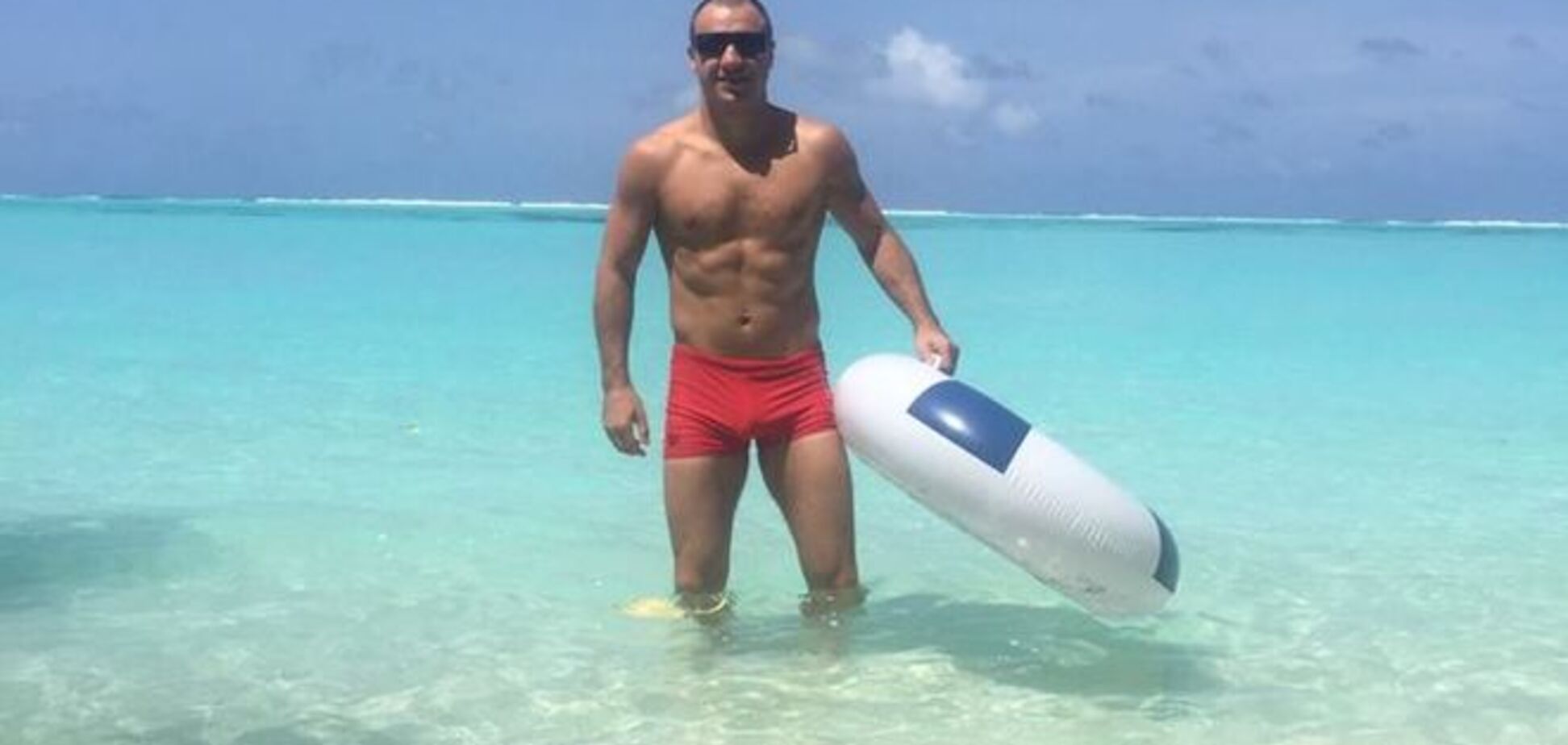 Известный украинский боксер похвастался яркими фото на Мальдивах