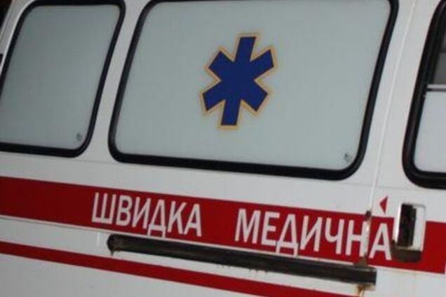 ЧП на дороге в Киеве: травмирован коммунальщик