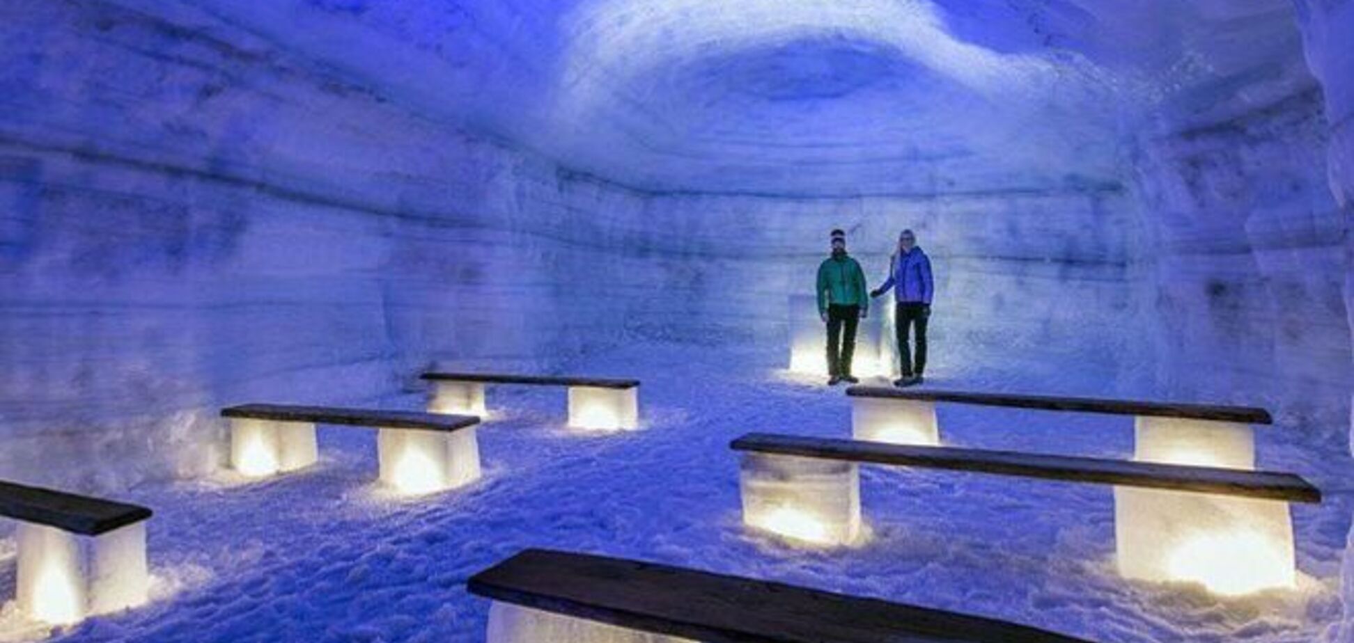 Гигантский ледяной туннель в Исландии, сделанный руками человека