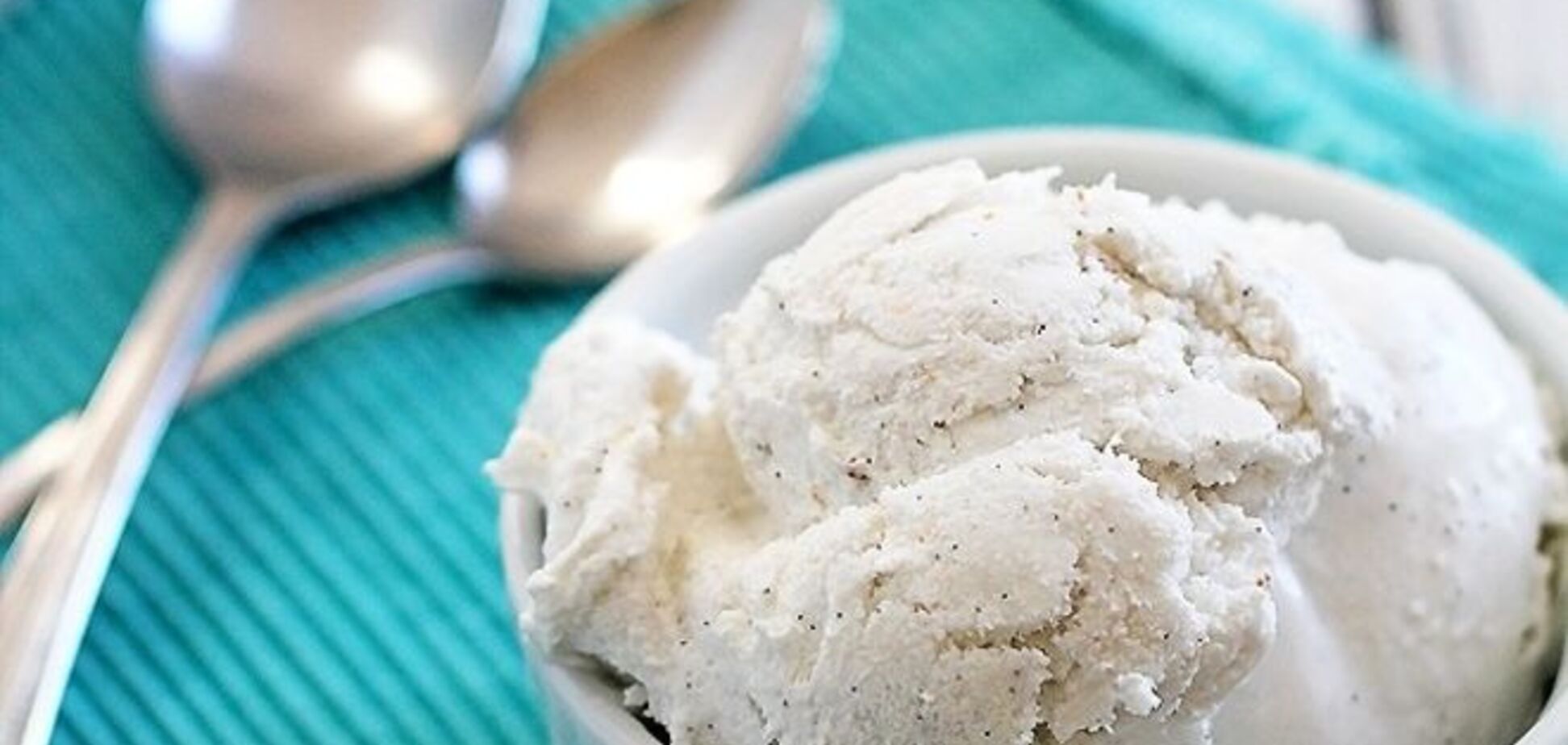 Солодке життя закінчилося: до Криму не пустили 29 тонн цукру і морозива