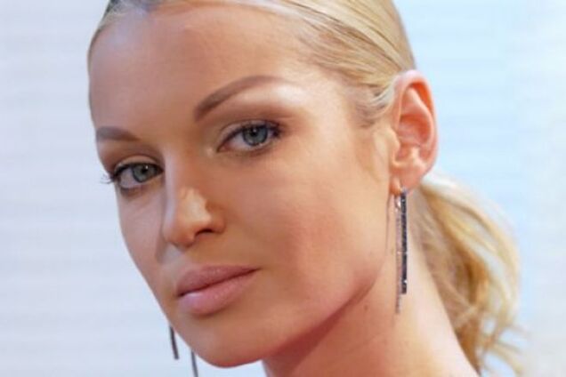 Как боксер: Волочкова поразила кошмарными плечами