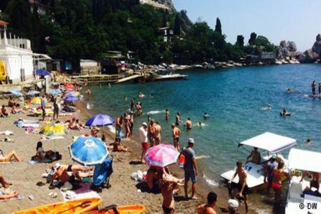Отдых в Крыму: туристов меньше, цены выше