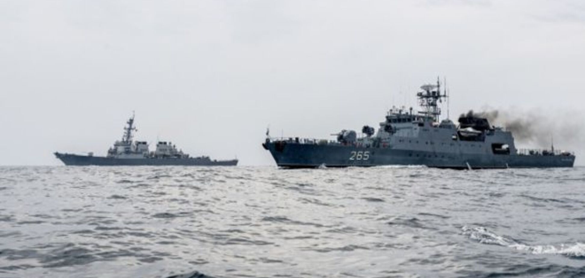 Кремль погрожував підводними човнами, а кораблі НАТО проводили навчання в Чорному морі