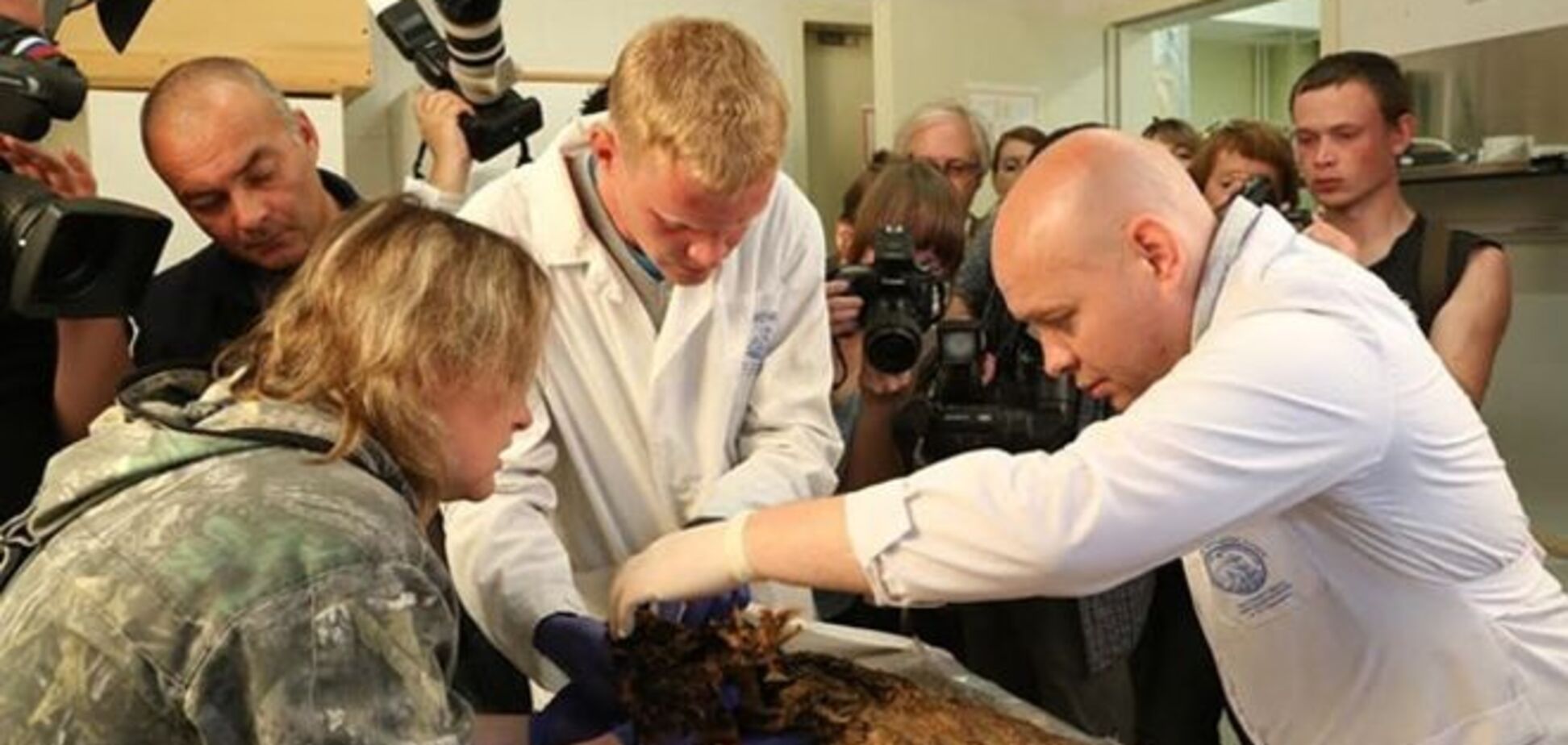 В России обнаружили мумию ребенка в коконе: жуткие фото