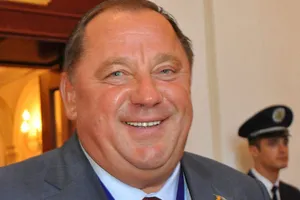 Петр Мельник с приговором суда уже побывал в ВР и пообещал вернуть себе место ректора