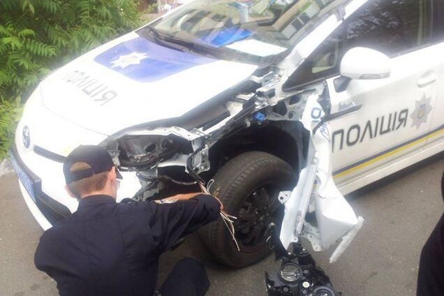 Киевские полицейские разбили в ДТП 10 служебных авто