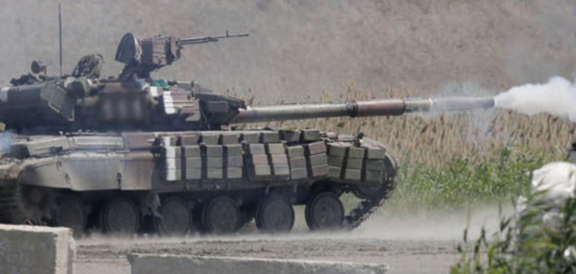 Терористи з танків вбили мирного жителя на Донбасі