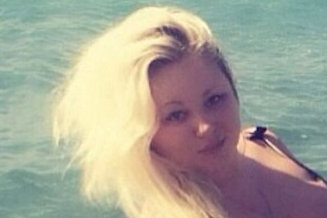 22-летняя помощница украинского нардепа стала звездой сети: новые фото в купальнике