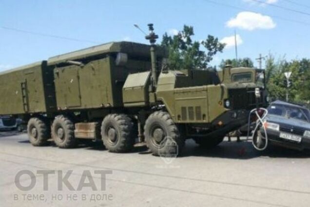 На выезде из Одессы военное авто влетело в легковушку: фото ДТП