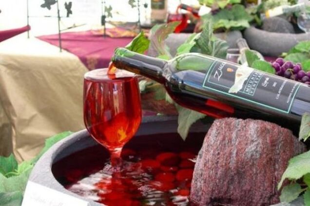 Праздник отменяется: оккупанты запретили традиционные винные фестивали в Крыму