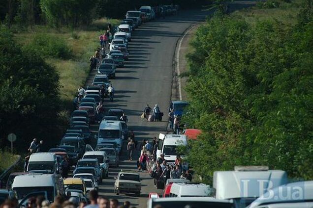 Пункт пропуска у Артемовска в Донецкой области