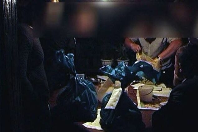 На Житомирщині депутата-регіонала спіймали з бурштином: відеофакт