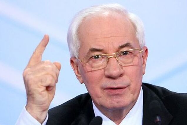 Азаров о малайзийском Боинге: надо допросить пилотов самолетов