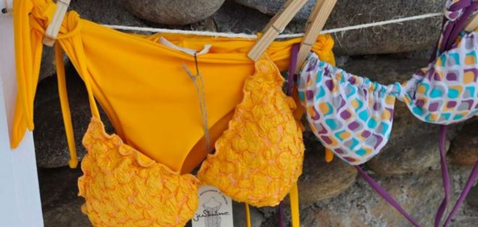 Две энтузиастки из Италии создали экологичную коллекцию купальников: фотофакт