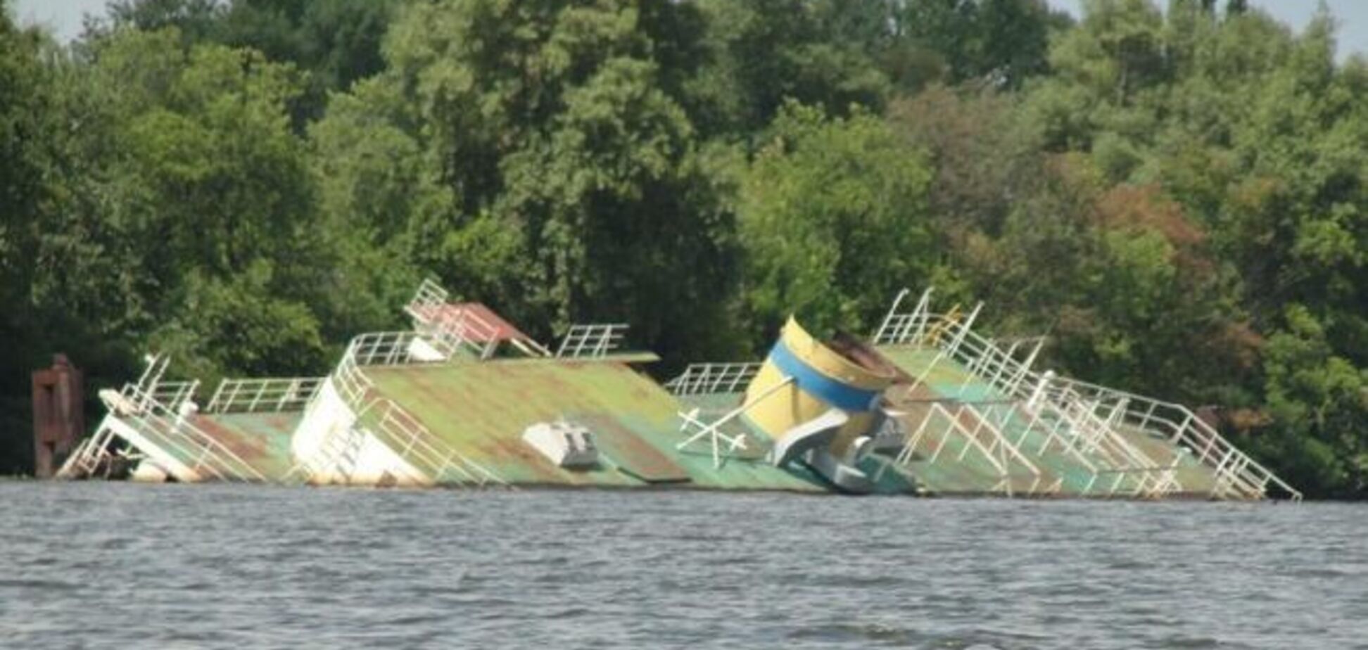 Де в Києві виявити затонулі кораблі: фотофакт