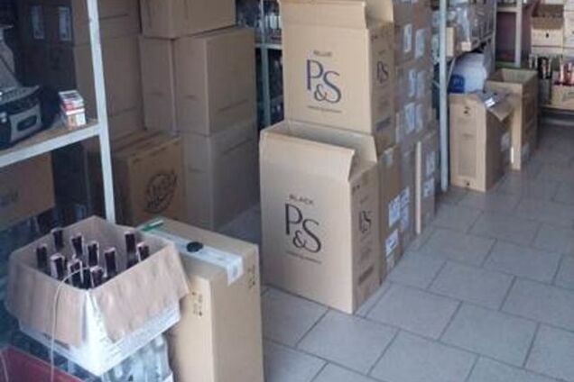 На Закарпатті вилучили великі партії контрабандних сигарет: опубліковано фото