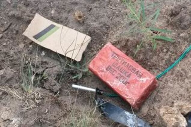 На Луганщині під багатоповерхівку заклали 14-кілограмову бомбу: опубліковано фото і відео