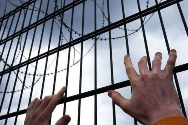 На Донбассе зэки напали на дежурного и сбежали из изолятора