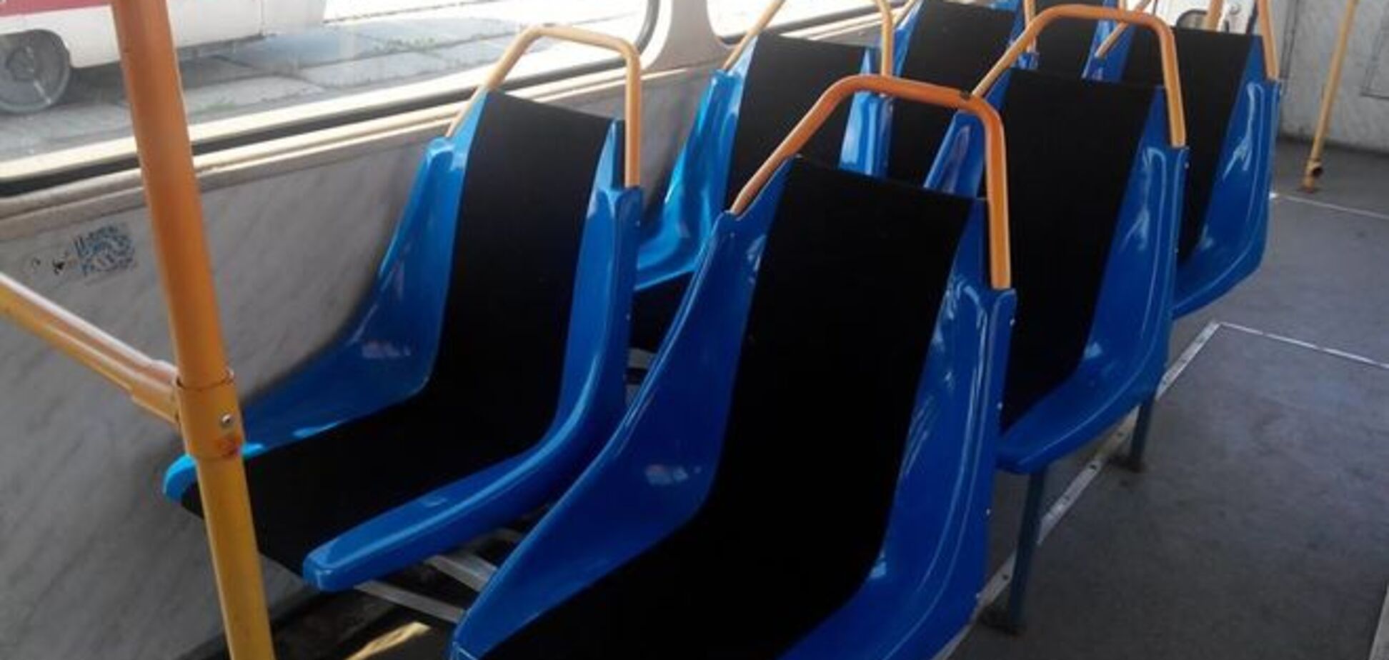 'Киевпасстранс' показал обновленные сидения в трамваях: опубликованы фото
