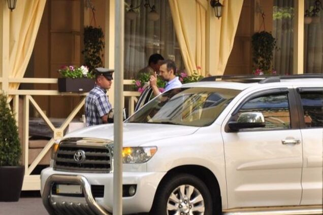 Вакарчук сменил имидж и авто: фото белоснежного внедорожника музыканта за 2,5 млн