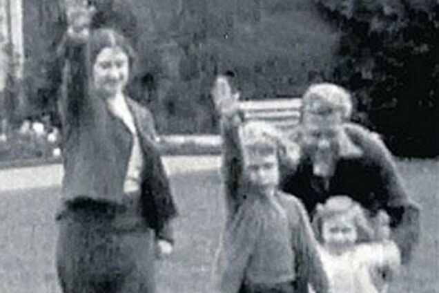 Восхищались Гитлером: британское ТВ готовит сенсацию о связях королевской семьи с нацистами