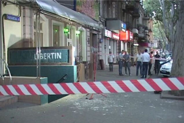 В центре Одессы прогремел взрыв в баре: фото и видео с места ЧП