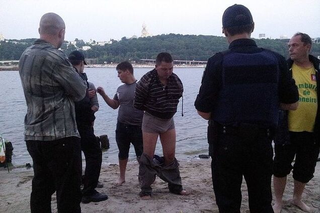 В Киеве мужчина с вилами ранил отдыхающего