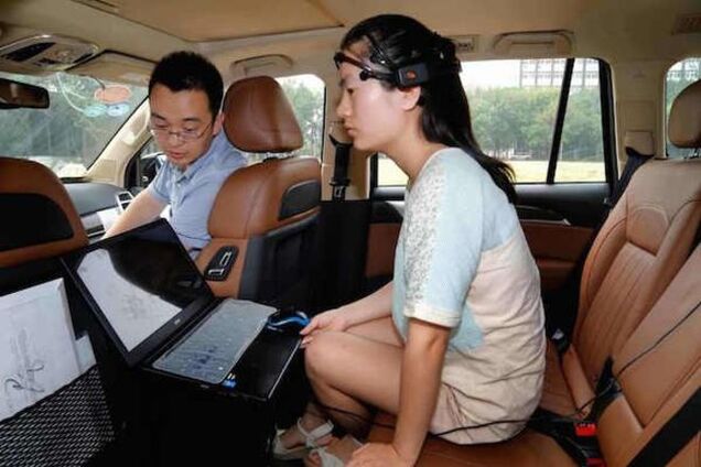 Китайці навчилися керувати автомобілем силою думки