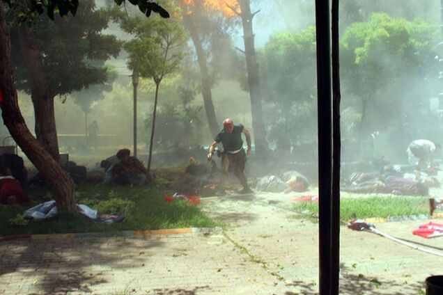 Число жертв взрыва в Турции достигло 30 человек, более 100 ранены: видеофакт