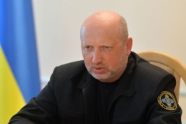 Турчинов пригрозил России в ответ на 'неадекватное' заявление Захарченко