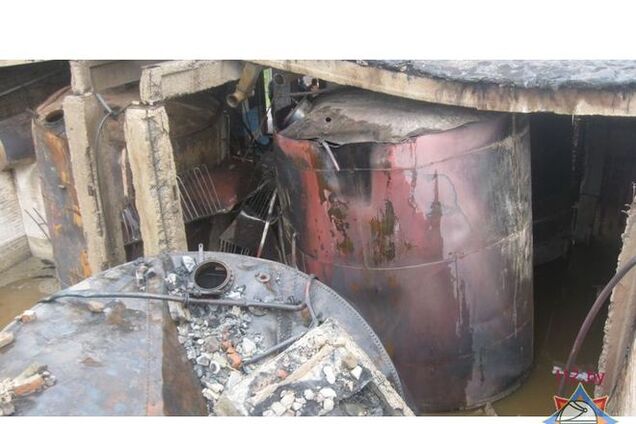 В Беларуси молния одним ударом уничтожила 110 тонн спирта: фоторепортаж