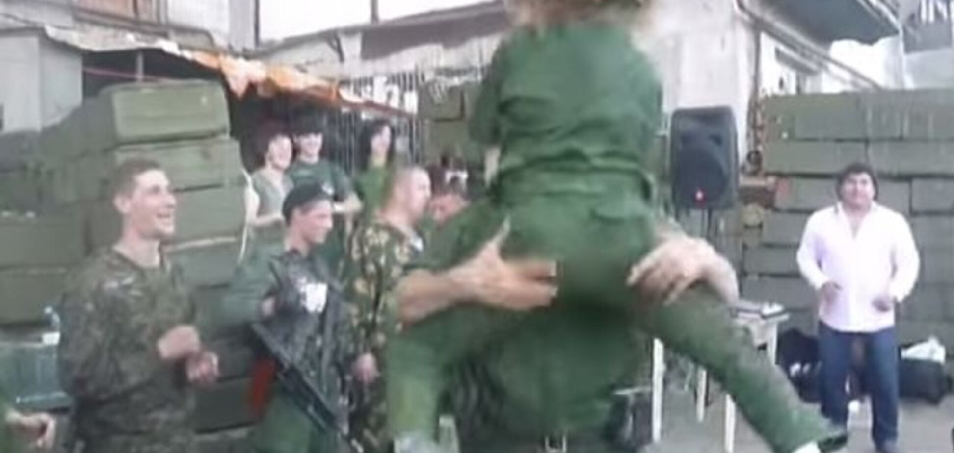Терорист Гіві влаштував на свій день народження 'брудні' танці з дівчатками: відеофакт